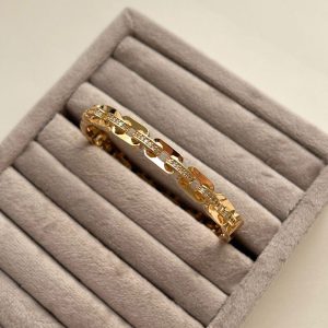 بنگل کارتیه نگین دار طرح طلا