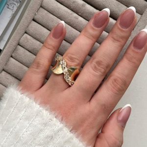 انگشتر طرح طلا نگینی