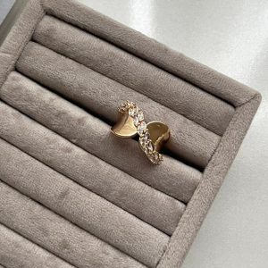 انگشتر طرح طلا نگینی